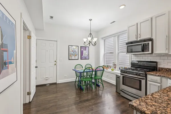 $299,900 | 1712 North Washtenaw Avenue, Unit 2F, Chicago, IL 60647