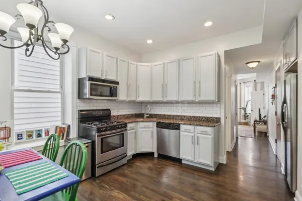$299,900 | 1712 North Washtenaw Avenue, Unit 2F, Chicago, IL 60647