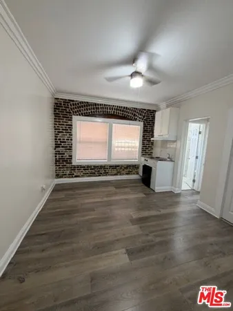 $1,095 | 738 New Hampshire Avenue, Unit 104, Los Angeles, CA 90005