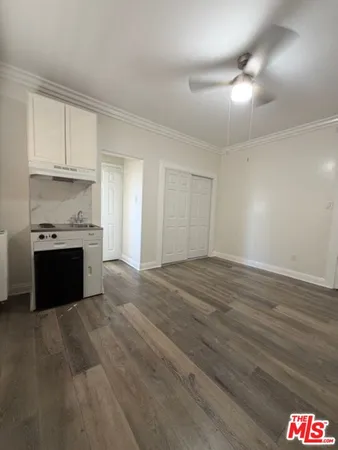 $1,095 | 738 New Hampshire Avenue, Unit 104, Los Angeles, CA 90005