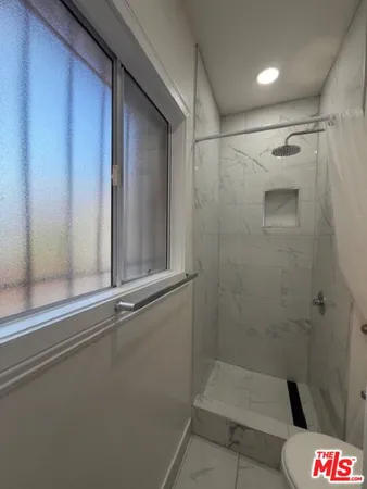 $1,095 | 738 New Hampshire Avenue, Unit 104, Los Angeles, CA 90005