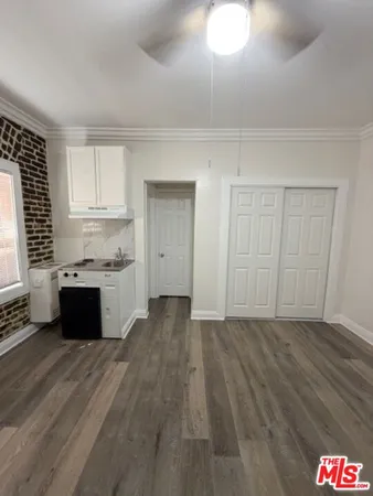 $1,095 | 738 New Hampshire Avenue, Unit 104, Los Angeles, CA 90005