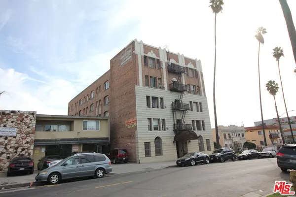 $1,095 | 738 New Hampshire Avenue, Unit 104, Los Angeles, CA 90005