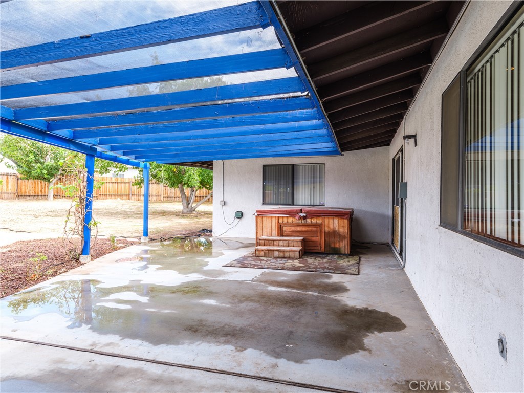19236 Hupa Road Apple Valley, CA 92307 - Photo 35 of 44 a view of a back yard of the house