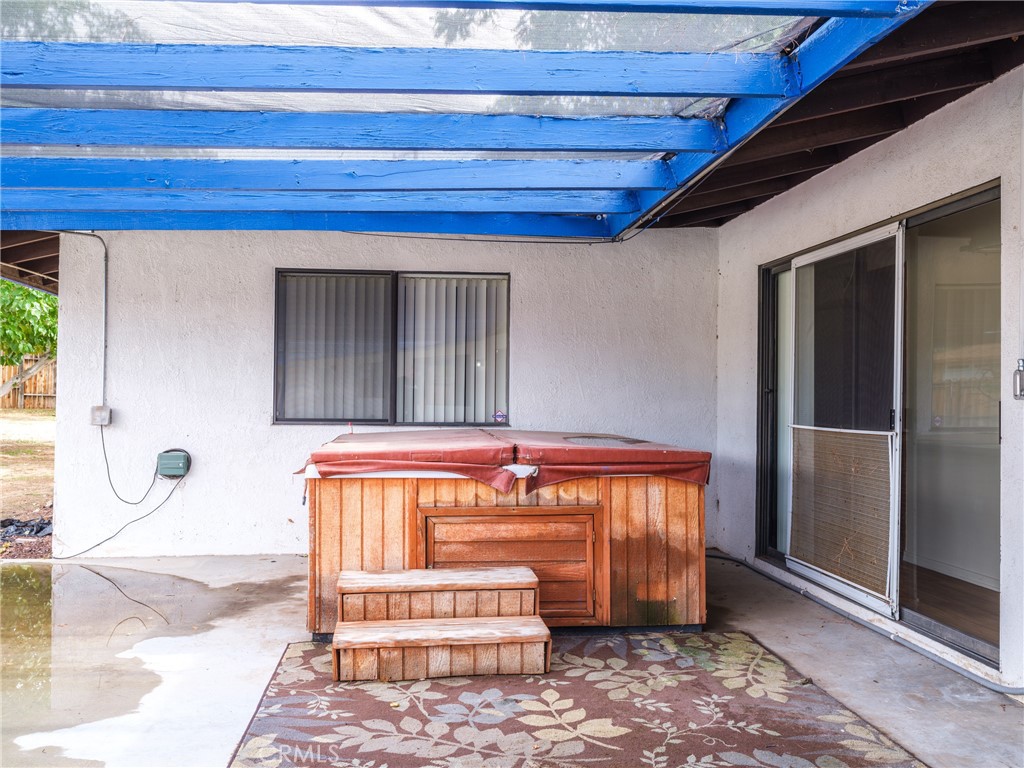 19236 Hupa Road Apple Valley, CA 92307 - Photo 36 of 44 a view of an outdoor space