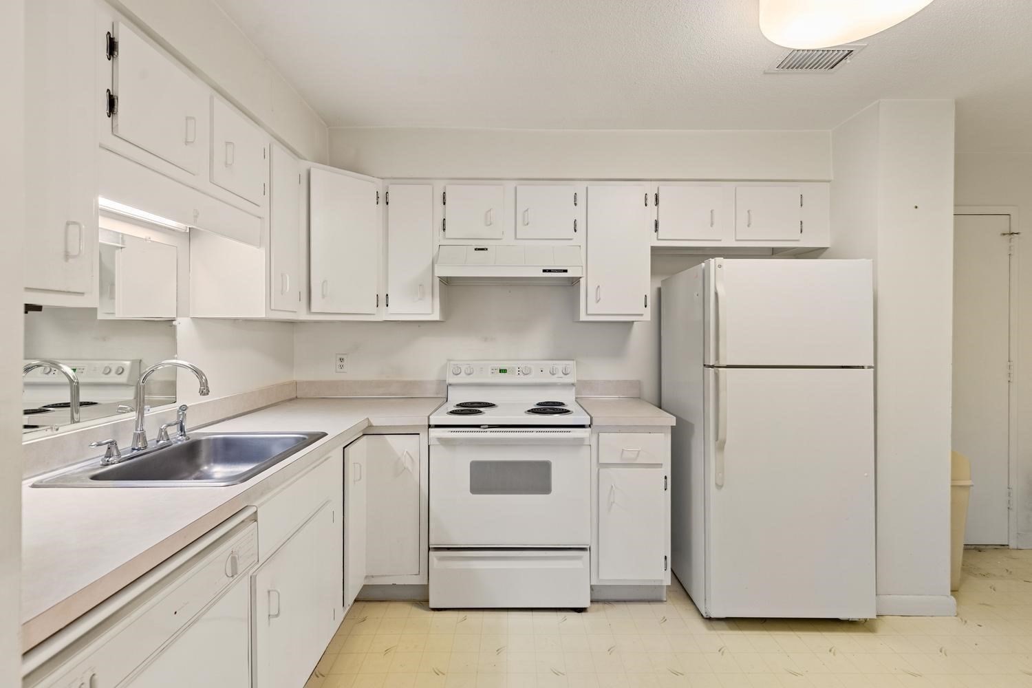 1008 Paradise Road, Unit 2J Swampscott, MA 01907 - Photo 16 of 38 Gallery Image 16