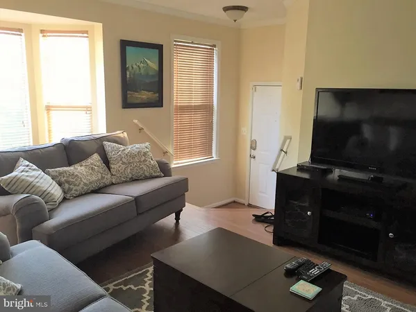 $2,800 | 45027 Fellowship Square, Ashburn, VA 20147