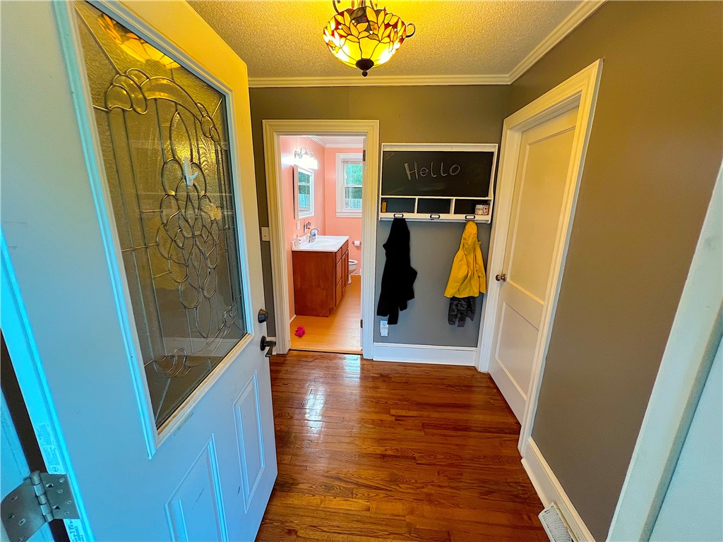 312 Oak Dr Extension Honea Path, SC 29654 - Photo 3 of 33 Gallery Image 3