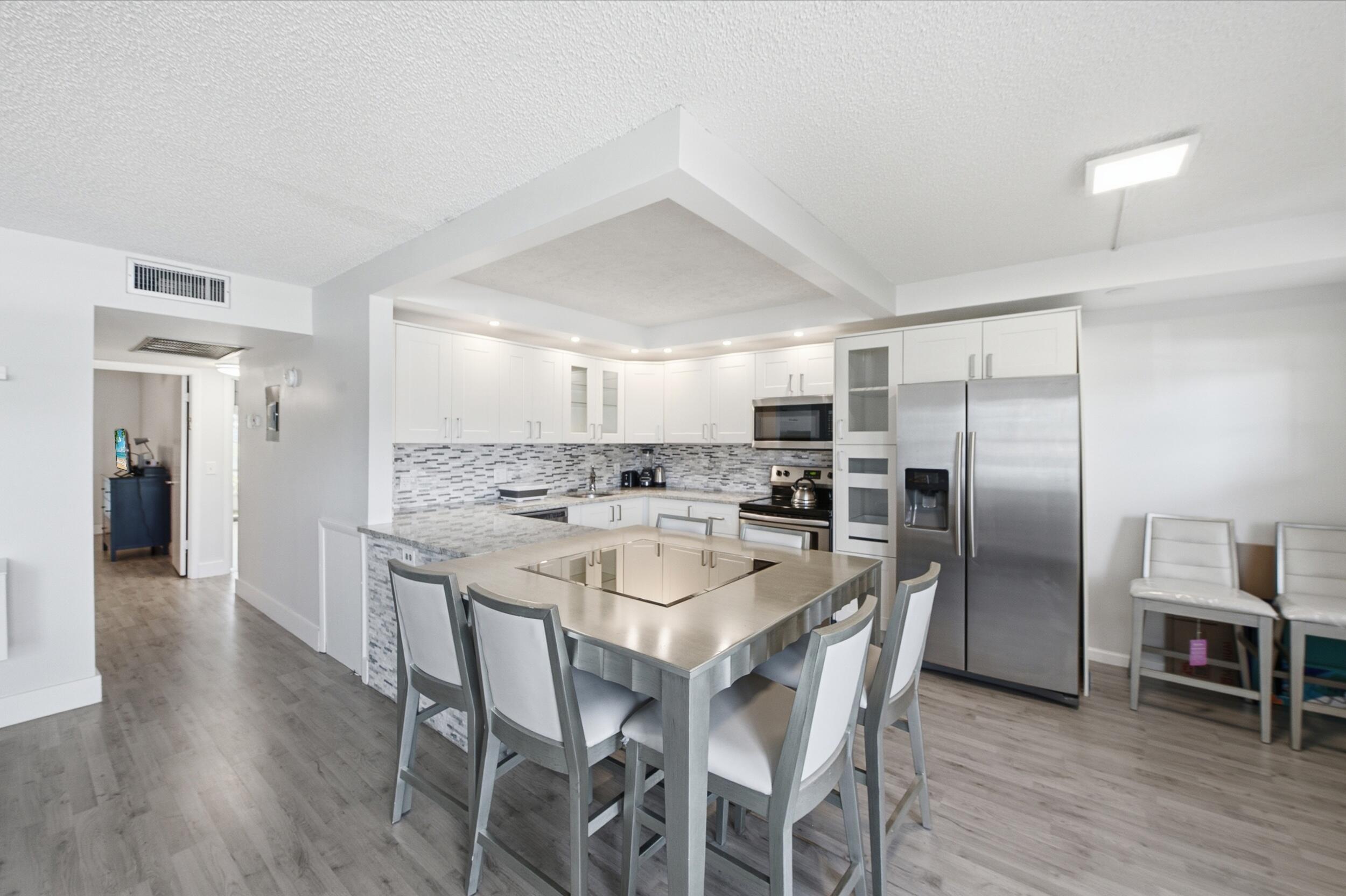 1048 Lincoln C Boca Raton, FL 33434 - Photo 7 of 36 10__dsc6506