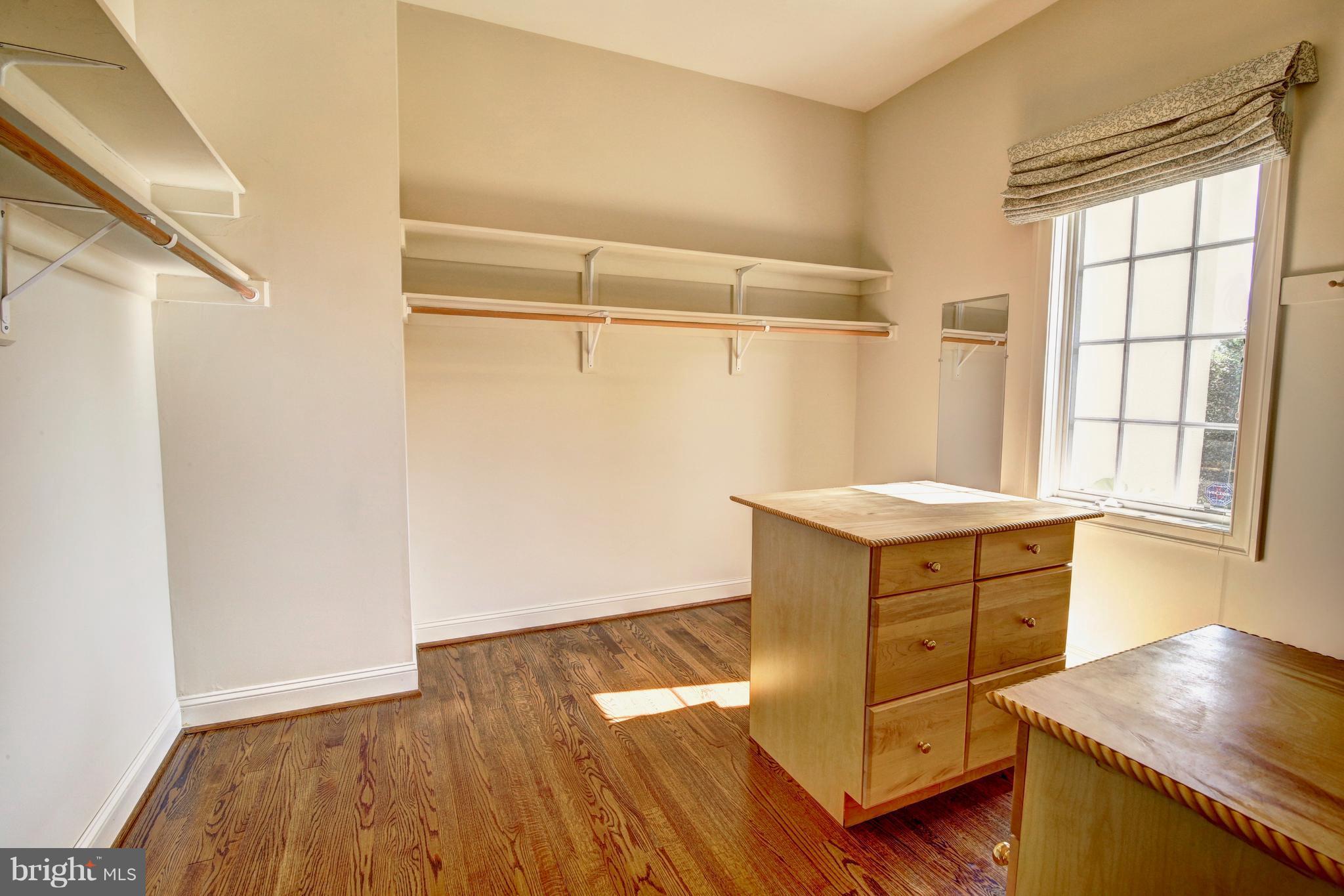 37282 Mountville Road Middleburg, VA 20117 - Photo 13 of 30 Master Walk-in
