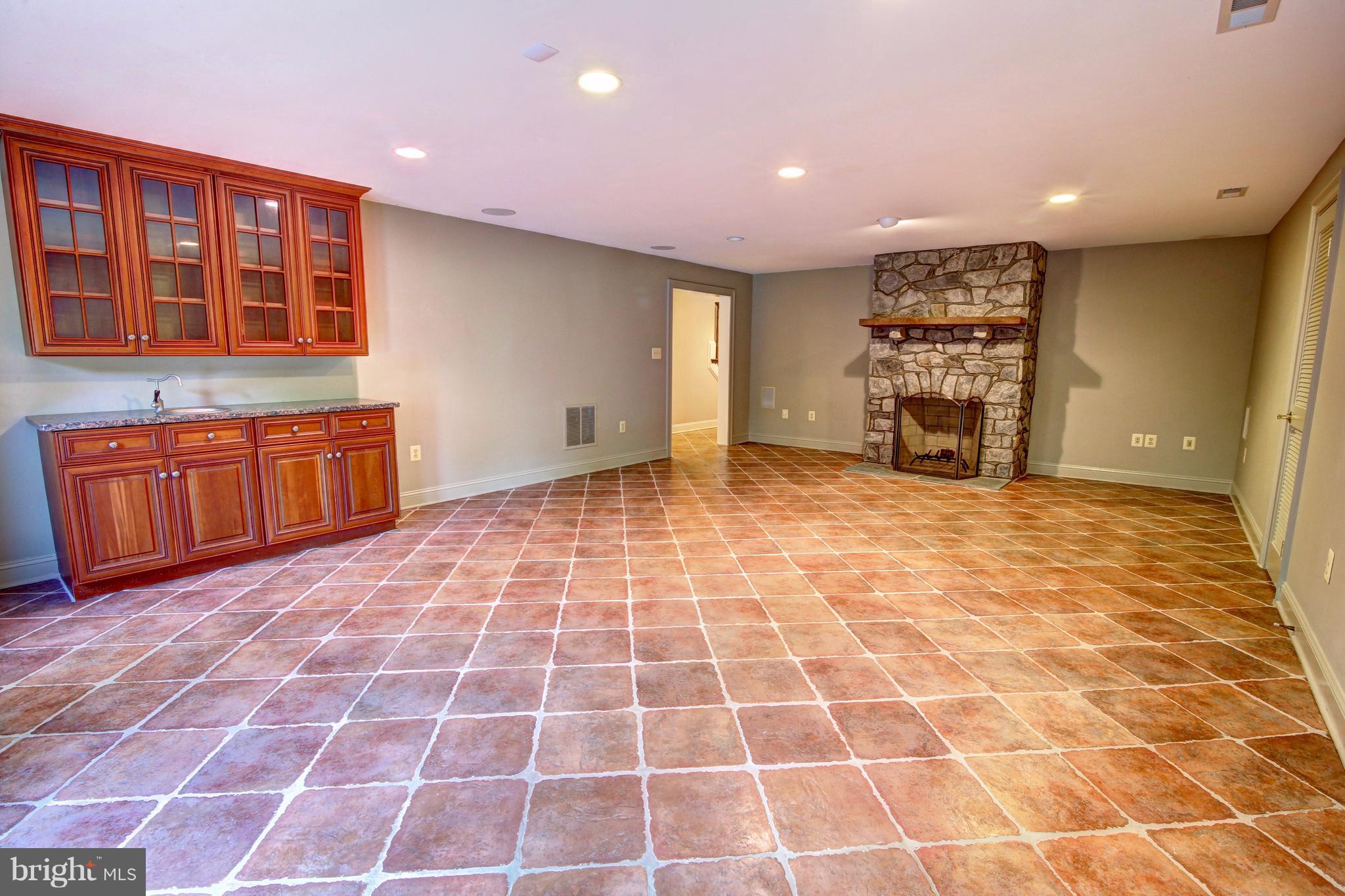 37282 Mountville Road Middleburg, VA 20117 - Photo 24 of 30 Rec Room w/ Wet Bar