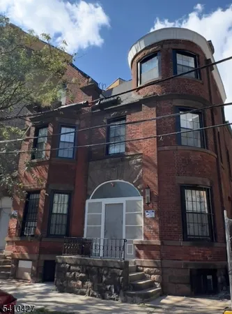 $2,000 | 8 Pennsylvania Avenue, Unit 1, Newark, NJ 07102