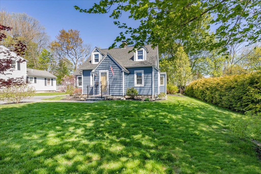 10 Ferncroft Road Shrewsbury, MA 01545 - Photo 3 of 30 Gallery Image 3