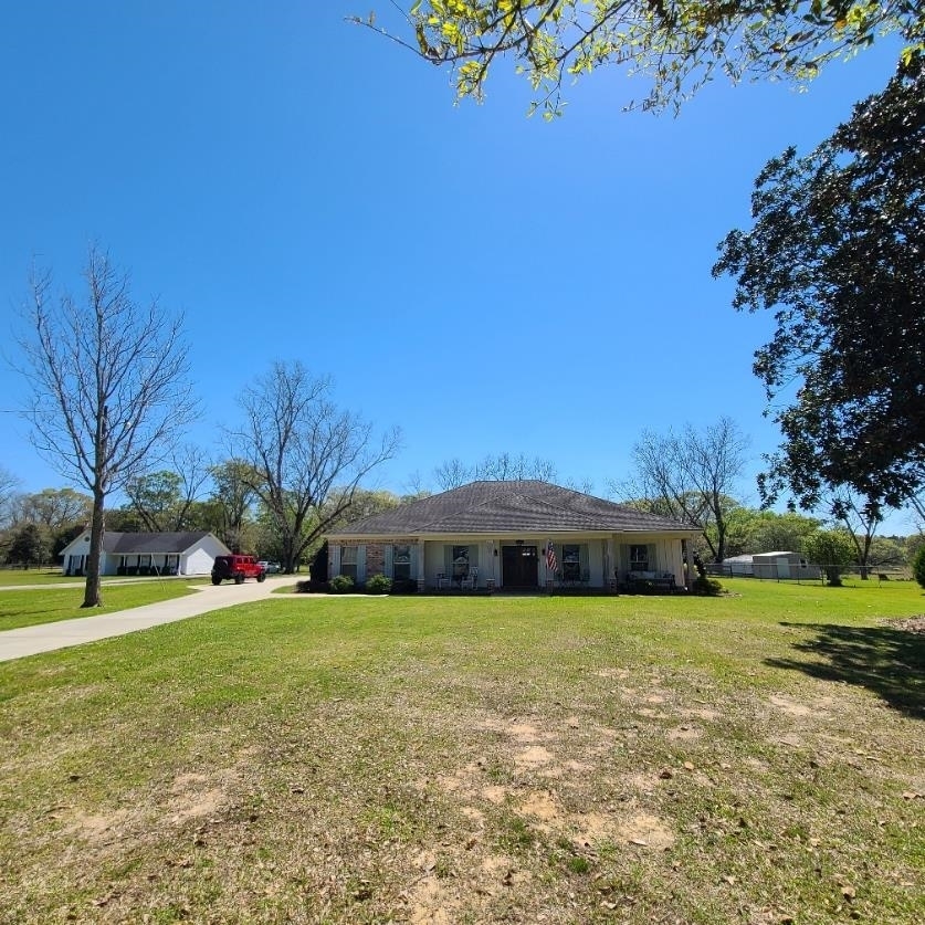 10051 Blackwell Nursery Road Semmes, AL 36575 - Photo 3 of 54 Ranch-style house featuring a front yard