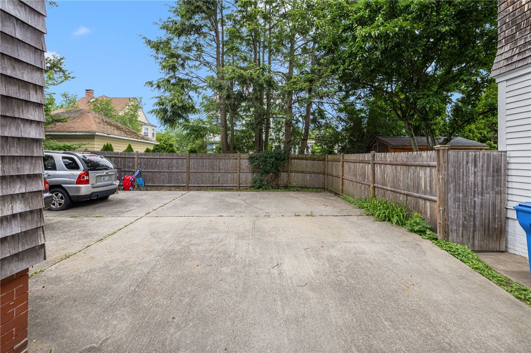 31 Windsor Road, Unit 1 Cranston, RI 02905 - Photo 41 of 44