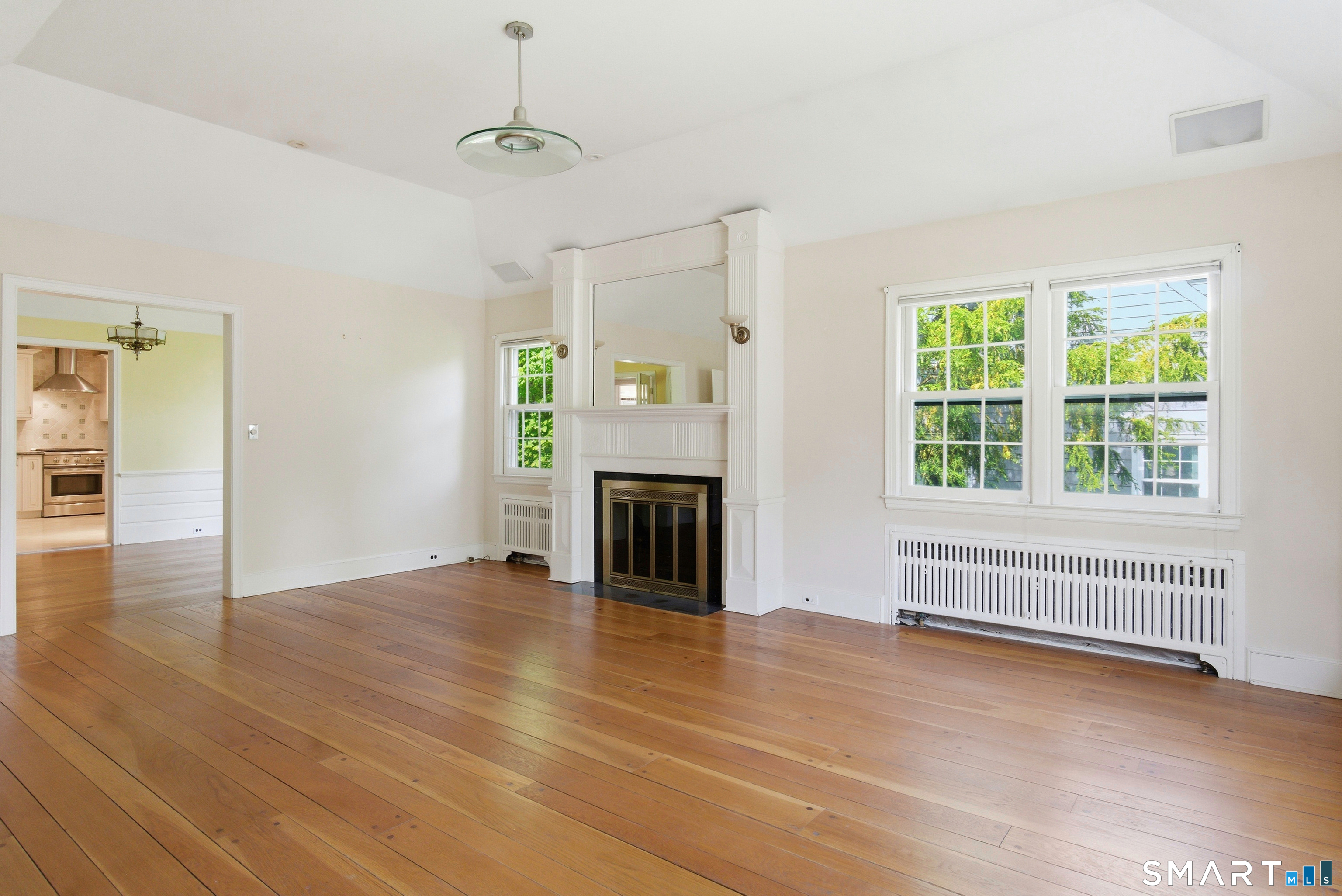 24 Highbrook Road Norwalk, CT 06851 - Photo 3 of 23