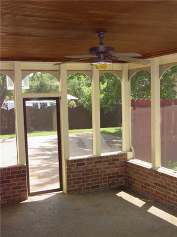2511 Cabot Court Murfreesboro, TN 37129 - Photo 4 of 18 Delightful screened patio. Notice the ceiling and detail work.