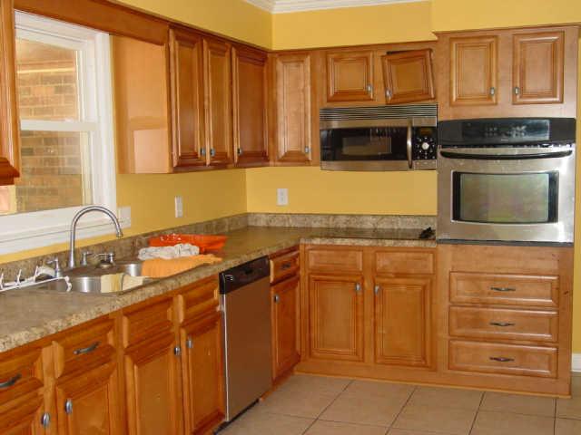 2511 Cabot Court Murfreesboro, TN 37129 - Photo 6 of 18 Kitchen with Stainless Steel appliances, including Convection Microwave and smooth-surface cook top; dishwasher.