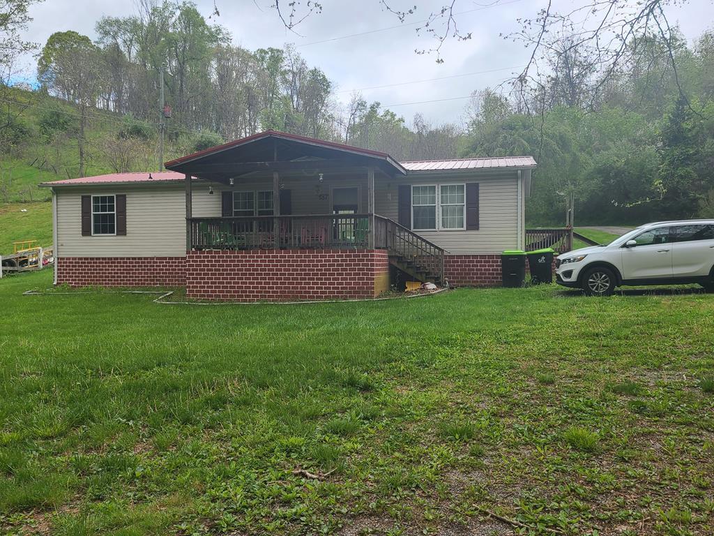 137 Sycamore Rd 1