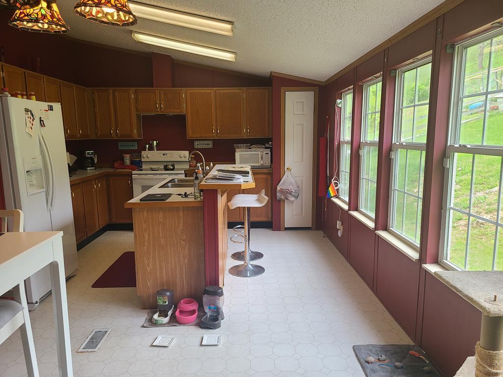137 Sycamore Rd 7