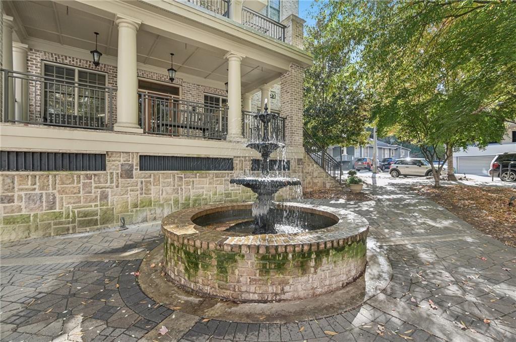 1055 Piedmont Avenue Northeast, Unit 309 Atlanta, GA 30309 - Photo 17 of 23 a view of roof with sitting area