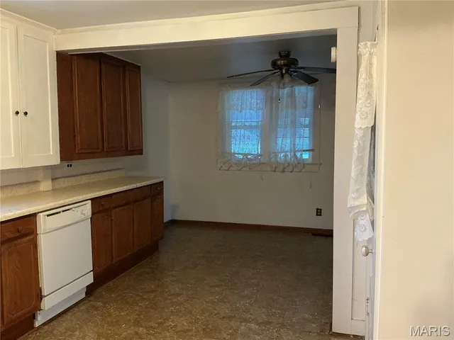 $130,000 | 428 Woodland Avenue, Moberly, MO 65270