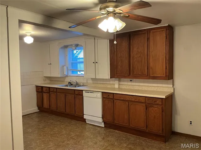 $130,000 | 428 Woodland Avenue, Moberly, MO 65270