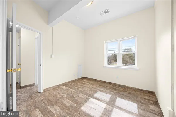 $1,950 | 101 East Camden Avenue, Unit 33, Moorestown, NJ 08057