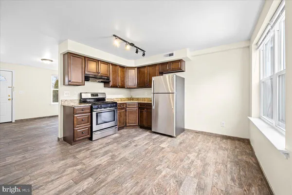 $1,950 | 101 East Camden Avenue, Unit 33, Moorestown, NJ 08057