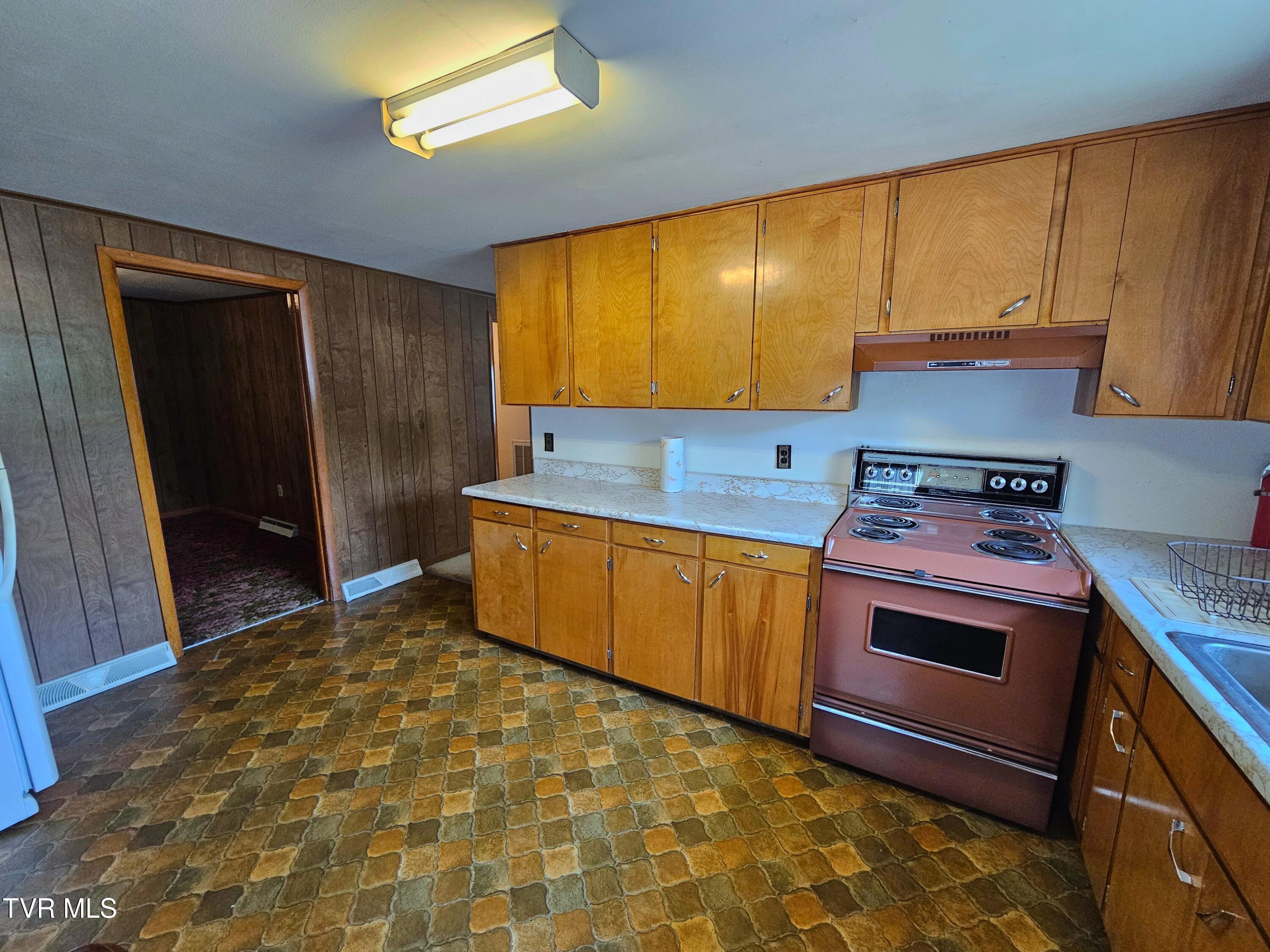 5239 Highway 421 Pennington Gap, VA 24277 - Photo 18 of 45 upstairs apt kitchen