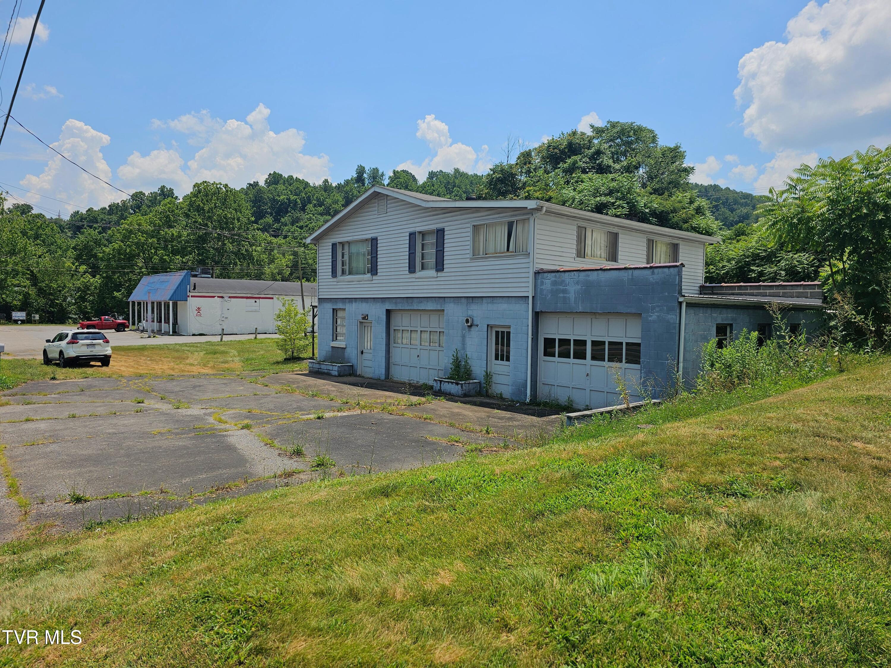 5239 Highway 421 Pennington Gap, VA 24277 - Photo 3 of 45 front right view