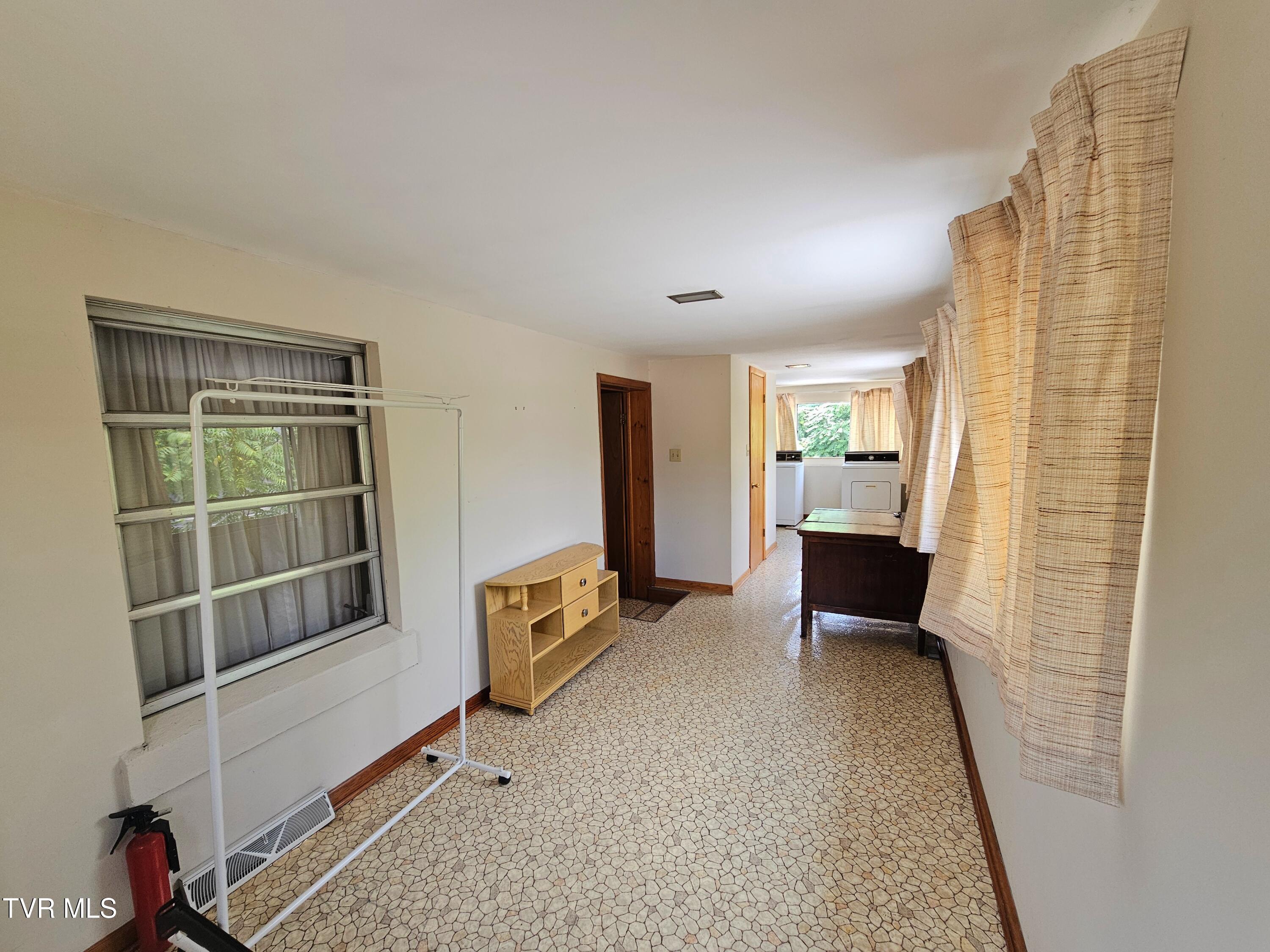 5239 Highway 421 Pennington Gap, VA 24277 - Photo 32 of 45 upstairs apt bonus_laundry