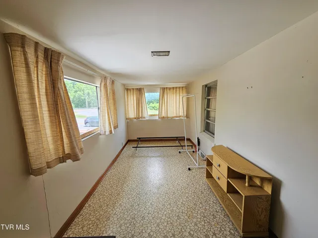 $130,000 | 5239 Highway 421, Pennington Gap, VA 24277