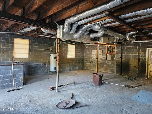 $130,000 | 5239 Highway 421, Pennington Gap, VA 24277