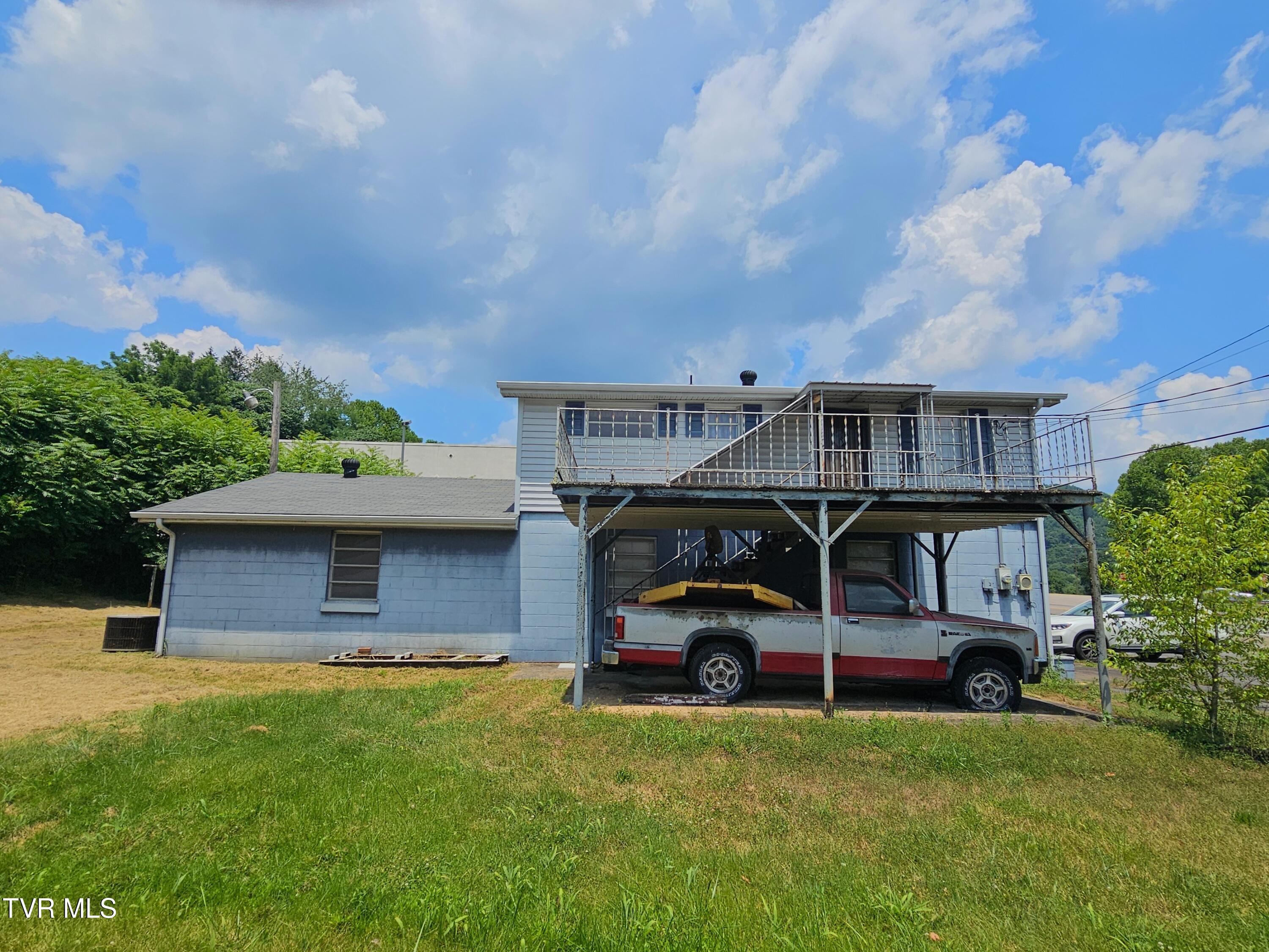 5239 Highway 421 Pennington Gap, VA 24277 - Photo 6 of 45 left view
