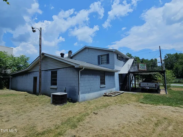 $130,000 | 5239 Highway 421, Pennington Gap, VA 24277