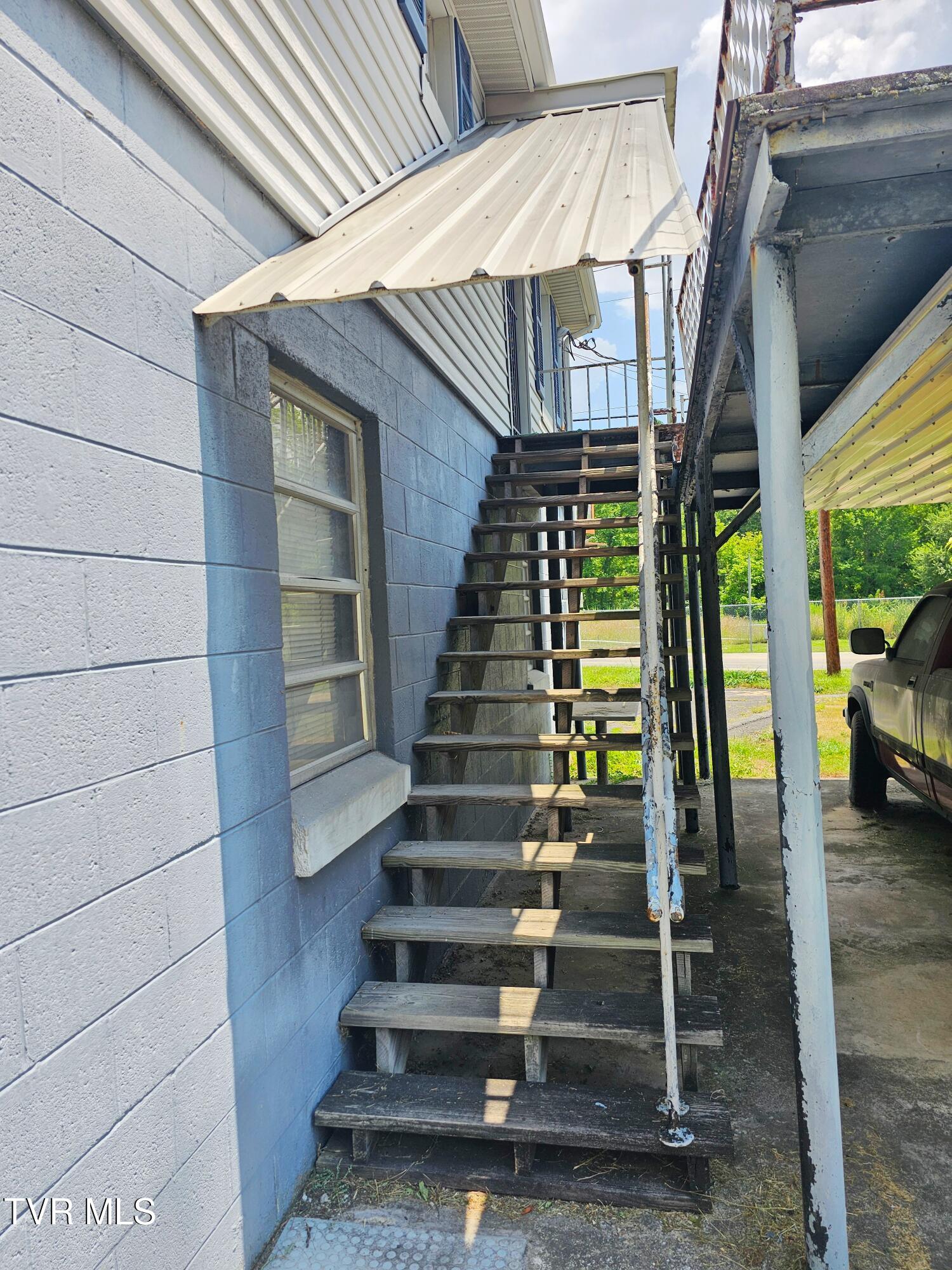 5239 Highway 421 Pennington Gap, VA 24277 - Photo 10 of 45 steps to upstairs apartment