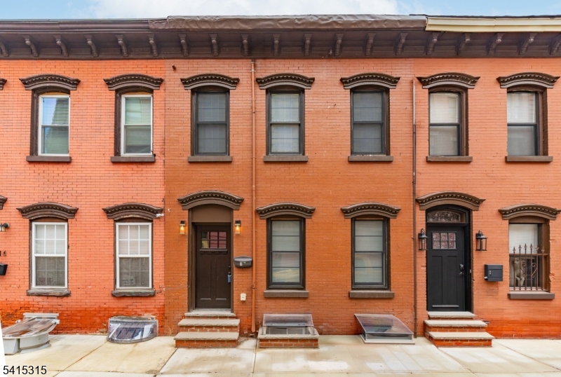 16 Eagles Street Newark, NJ 07102 - Photo 1 of 35