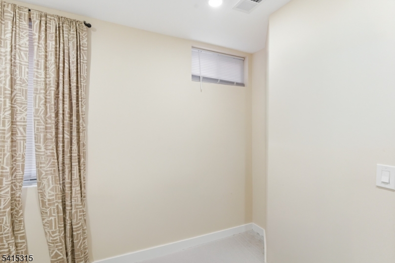16 Eagles Street Newark, NJ 07102 - Photo 20 of 35