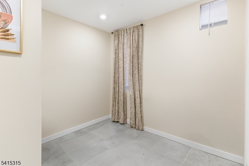 16 Eagles Street Newark, NJ 07102 - Photo 21 of 35