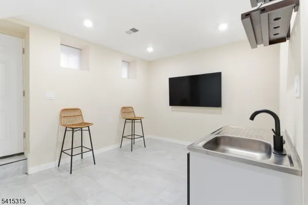 $3,800 | 16 Eagles Street, Newark, NJ 07102