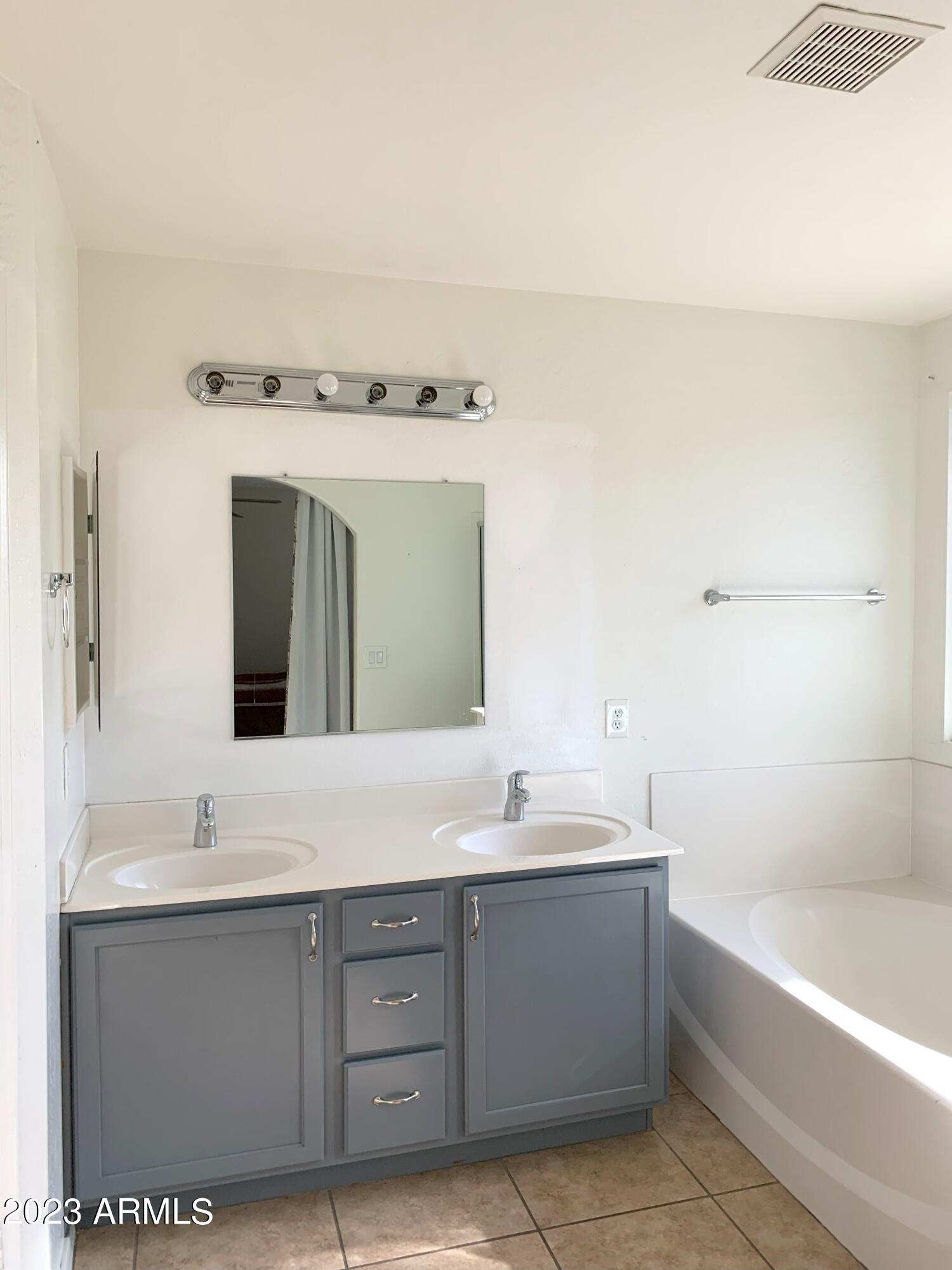 3017 West Pecan Road Phoenix, AZ 85041 - Photo 11 of 20 Master bath 1