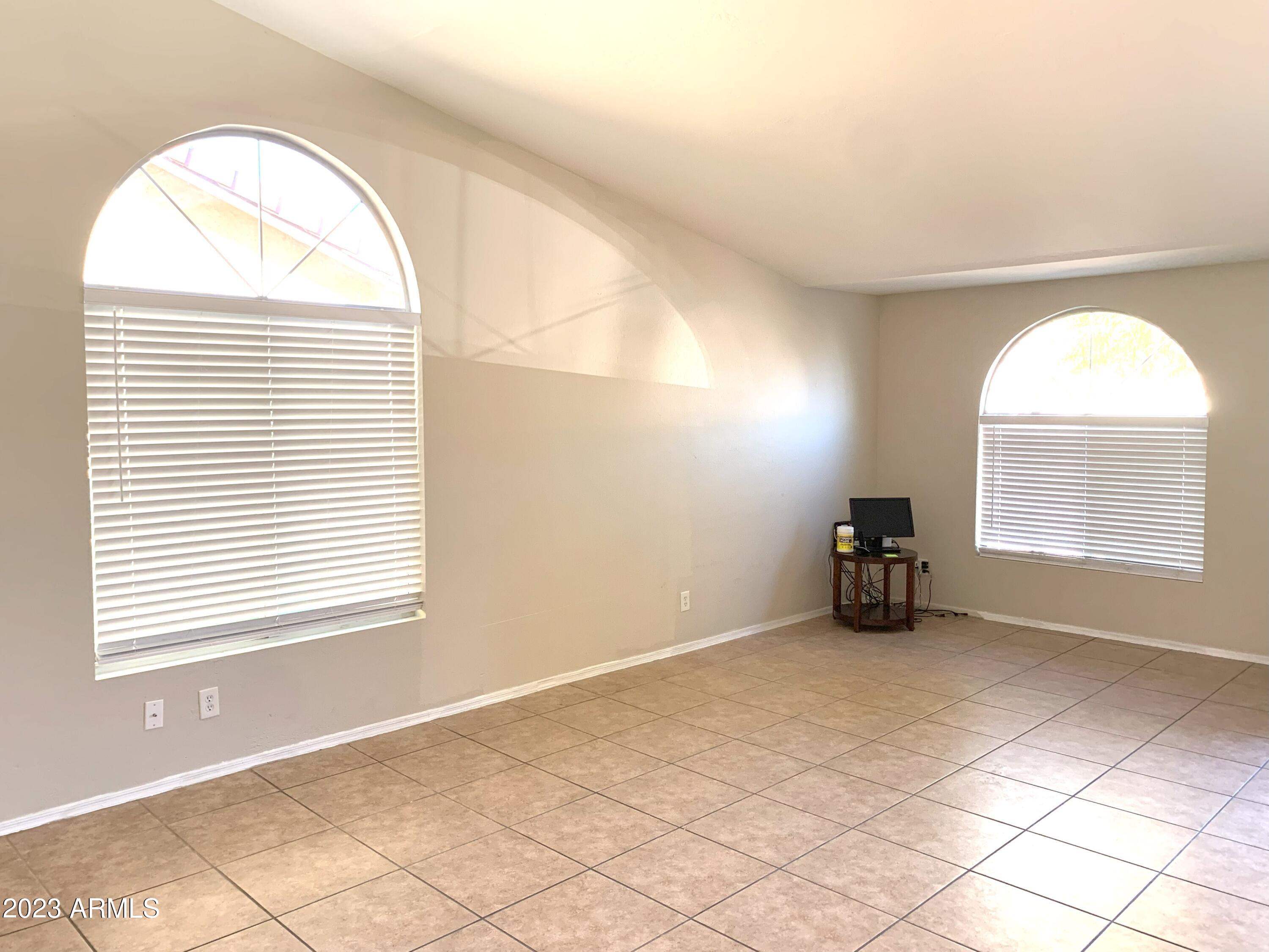 3017 West Pecan Road Phoenix, AZ 85041 - Photo 7 of 20 Great room