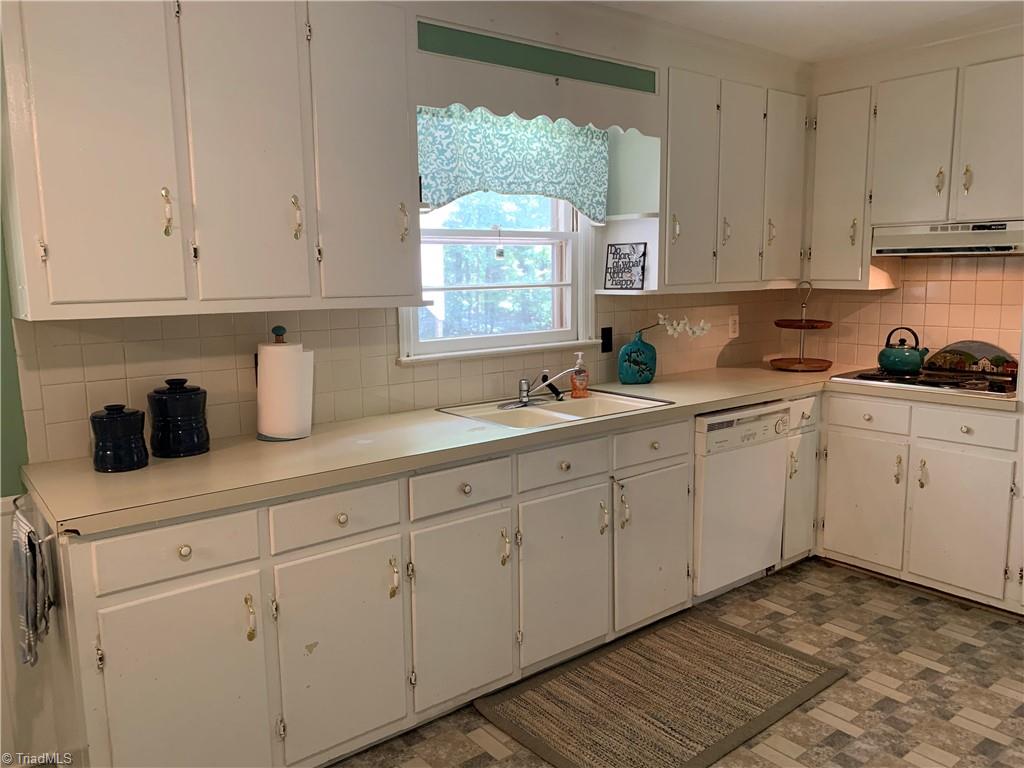 2440 Farmbrook Road Winston-Salem, NC 27103 - Photo 6 of 36 Gallery Image 6