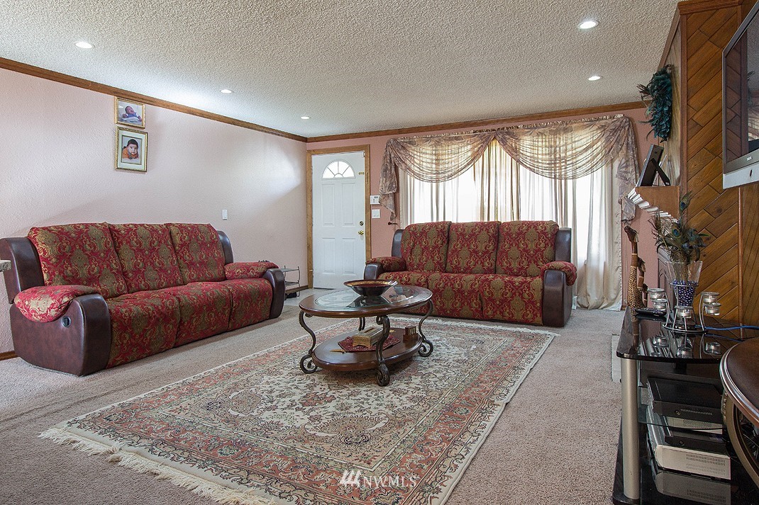 2707 Southeast 16th Street Renton, WA 98058 - Photo 11 of 18 Gallery Image 11