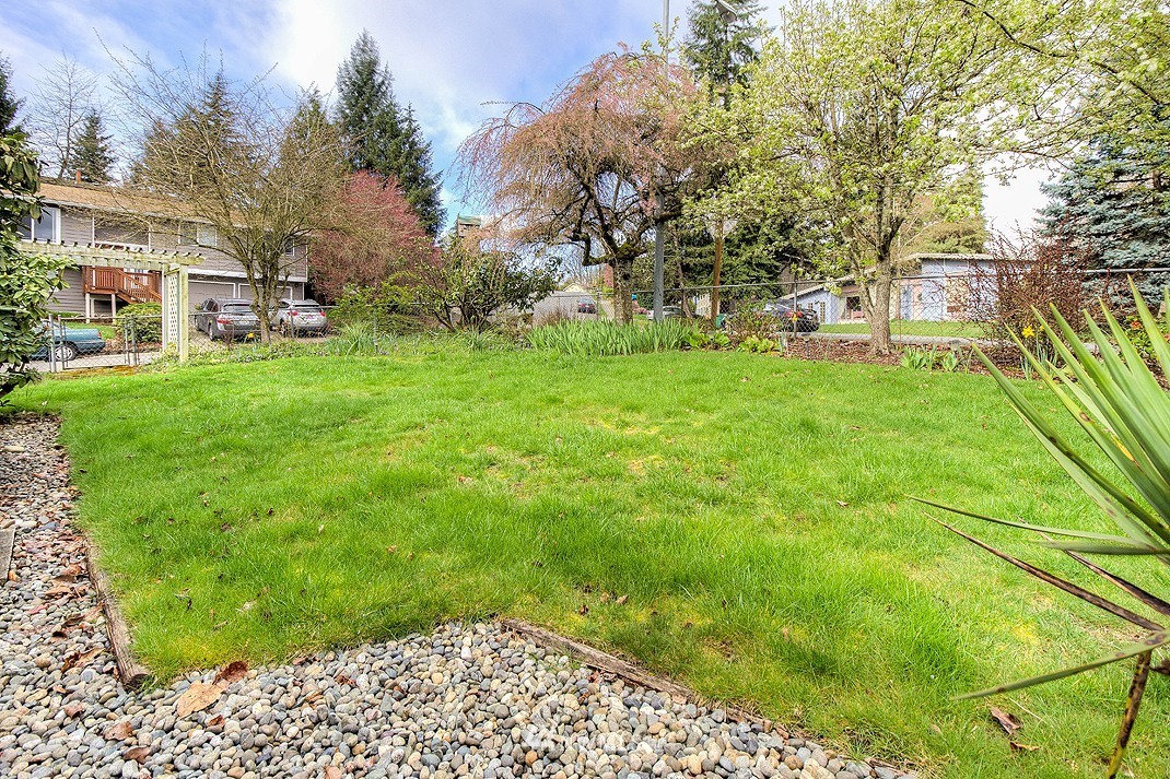 2707 Southeast 16th Street Renton, WA 98058 - Photo 3 of 18 Gallery Image 3