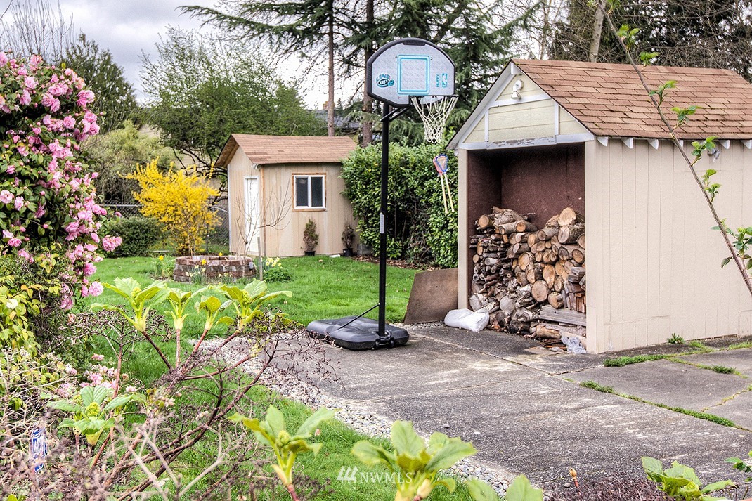 2707 Southeast 16th Street Renton, WA 98058 - Photo 4 of 18 Gallery Image 4