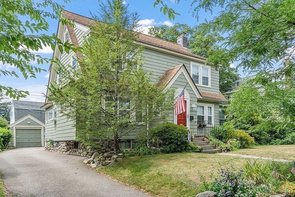2 Devens Road Worcester, MA 01606 - Photo 3 of 35