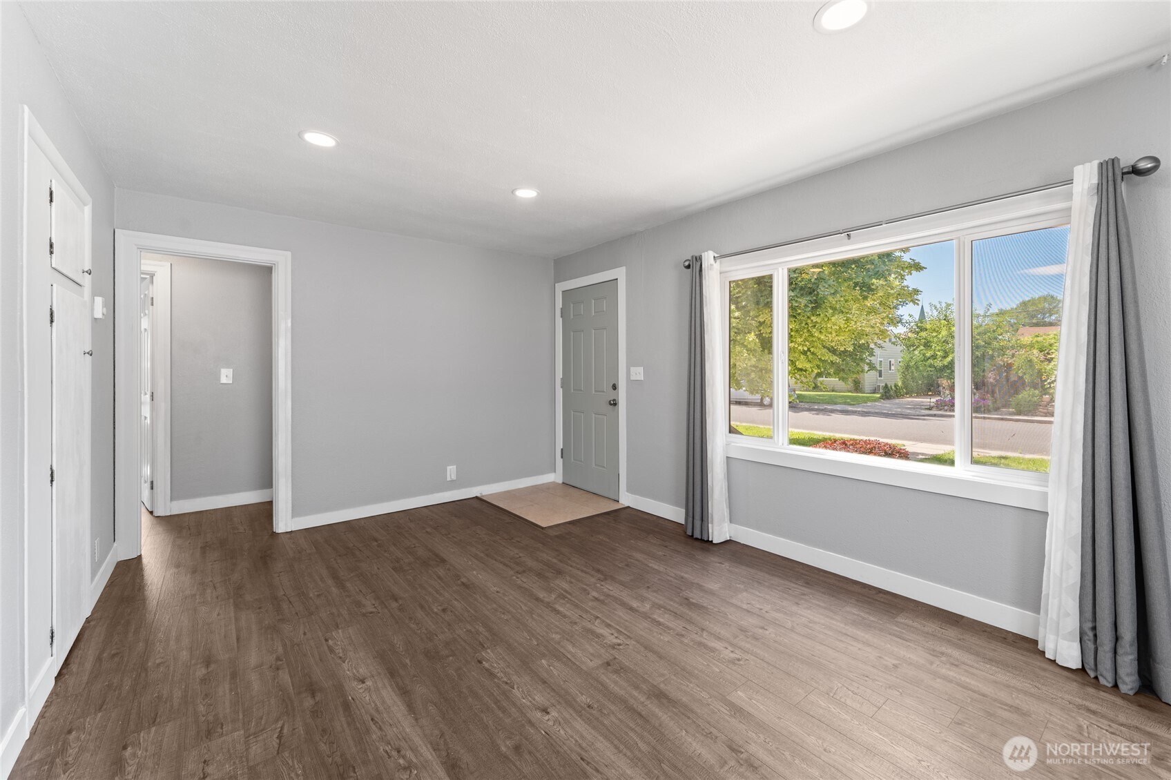 18 F Street Northeast Ephrata, WA 98823 - Photo 7 of 28