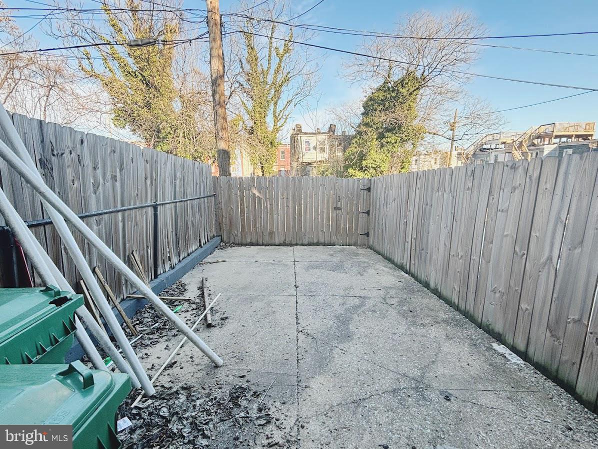 1721 North Bond Street Baltimore, MD 21213 - Photo 20 of 21 a view of a backyard
